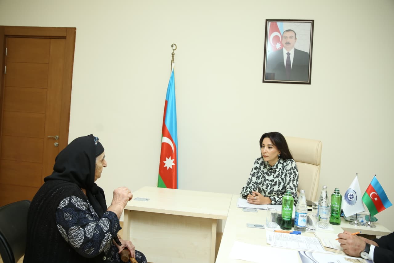 Ombudsman Səbinə Əliyeva Lənkəranda vətəndaşları qəbul edib