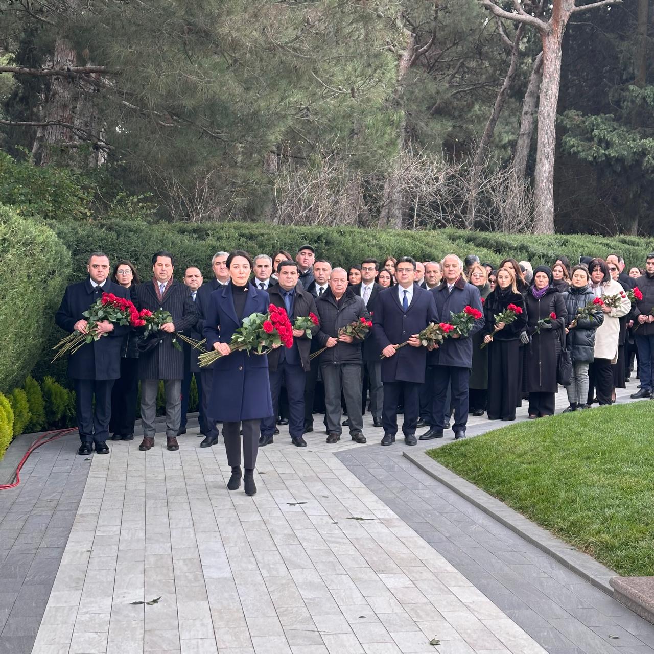 Ombudsman Aparatında Ümummilli Lider Heydər Əliyevin anım günü ilə bağlı tədbir keçirilib